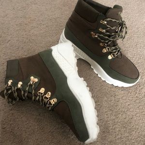 Brown/army green ankle boots